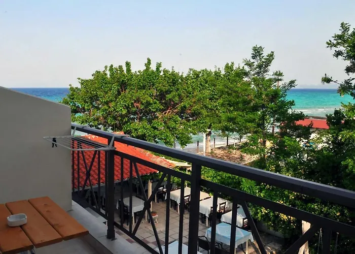 Coralli Beach Studios-Apartments