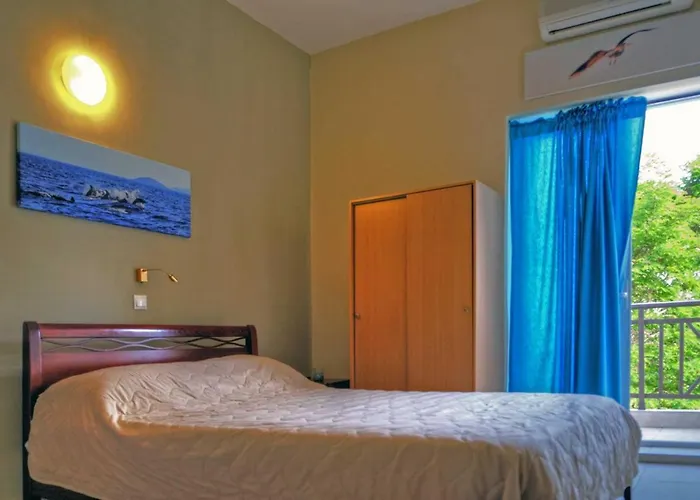 Coralli Beach Studios-Apartments