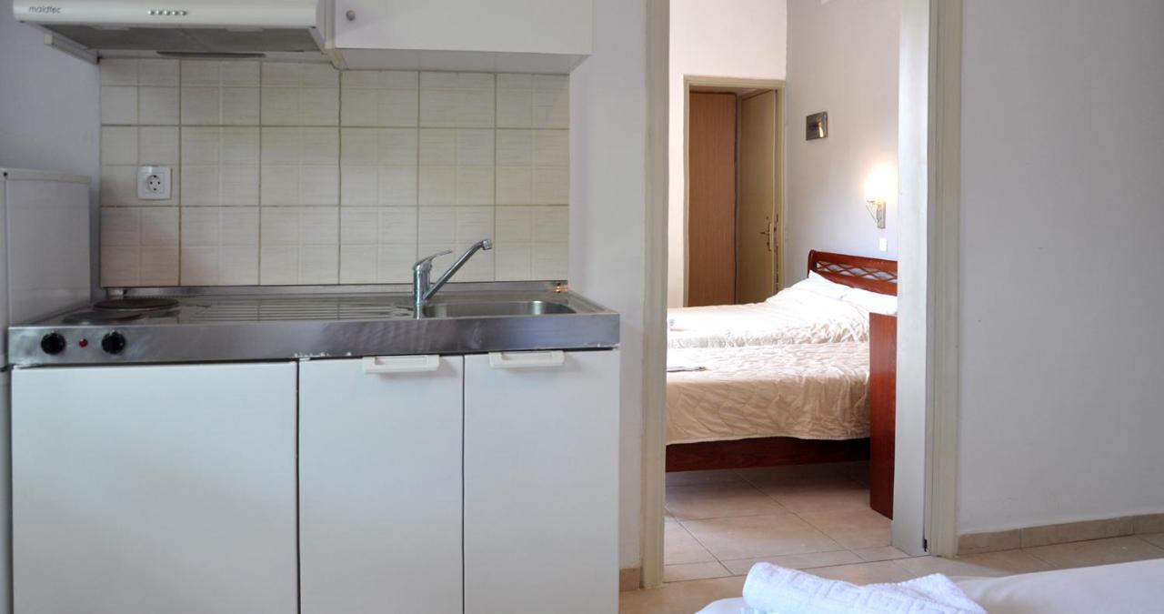 Coralli Studios-apartments *